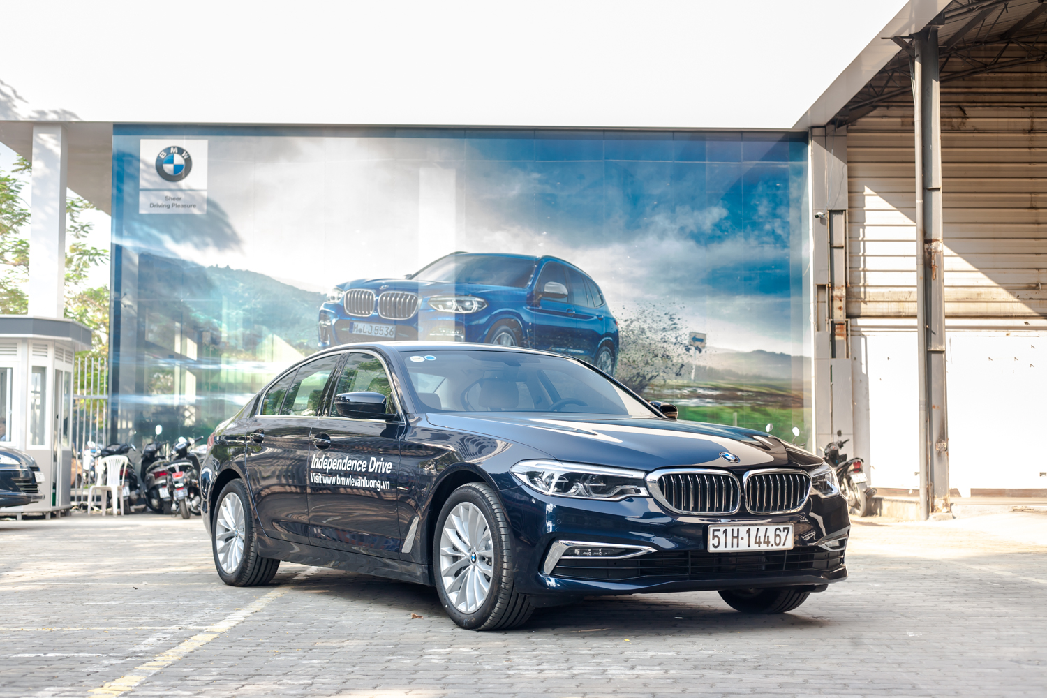 BMW 530i Luxury Line: Đẳng Cấp Sang Trọng Và Hiệu Suất Vận Hành Đỉnh Cao 1 bmw 530i luxury line - Hình 5
