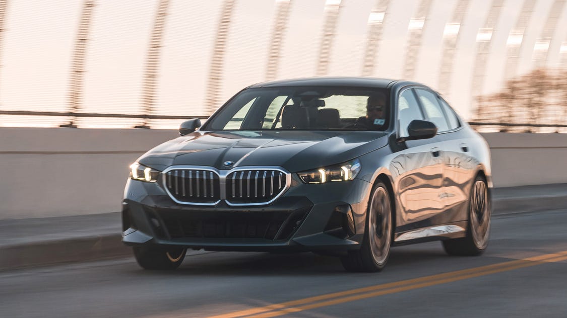 BMW 530i Price: Phân Tích Chi Tiết Bảng Giá, Phiên Bản Và Chi Phí Lăn Bánh 2024 2 bmw 530i price - Hình 4