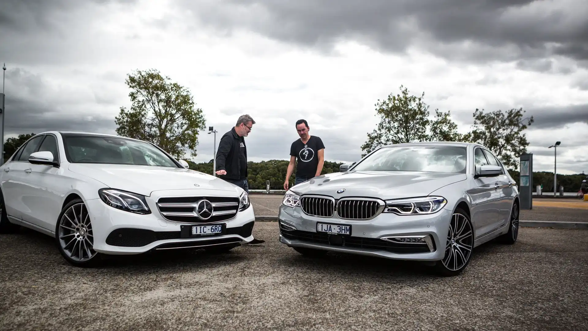 BMW 530i vs Mercedes E300: So sánh toàn diện hai ông hoàng sedan hạng sang cỡ trung 5 bmw 530i vs mercedes e300 - Hình 1