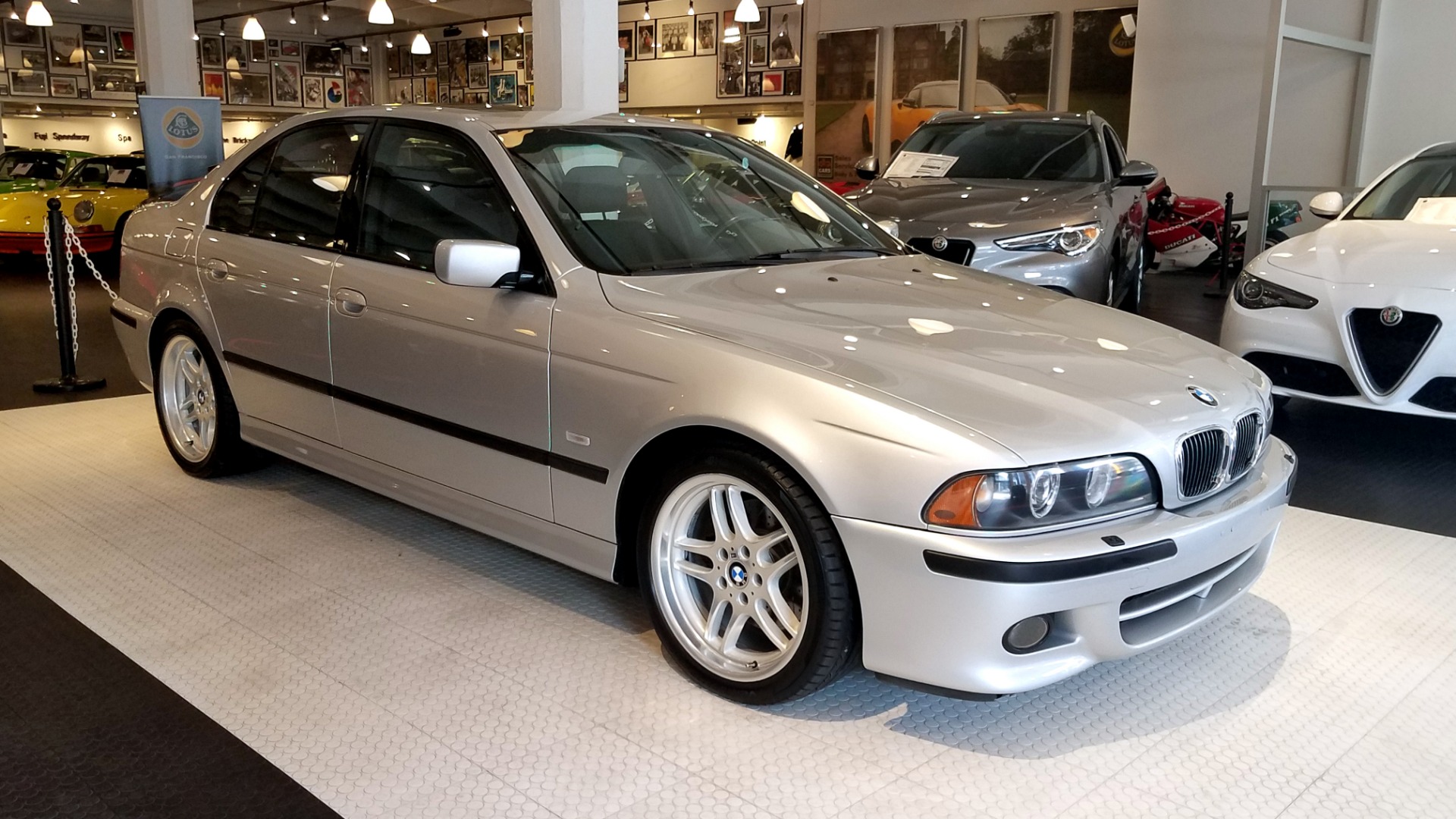 BMW 540i For Sale: Bí Quyết Chọn Mua Xe Đã Qua Sử Dụng Đẳng Cấp Nhất 2024 1 bmw 540i for sale - Hình 5