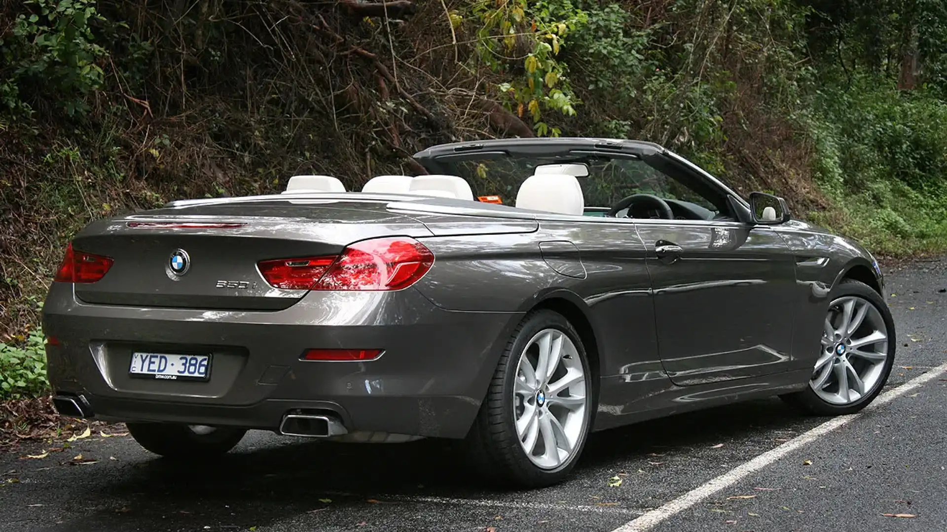 BMW 6 Series Convertible: Đẳng Cấp Xe Mui Trần Hạng Sang Đáng Mua Nhất 2025 2 bmw 6 series convertible - Hình 3