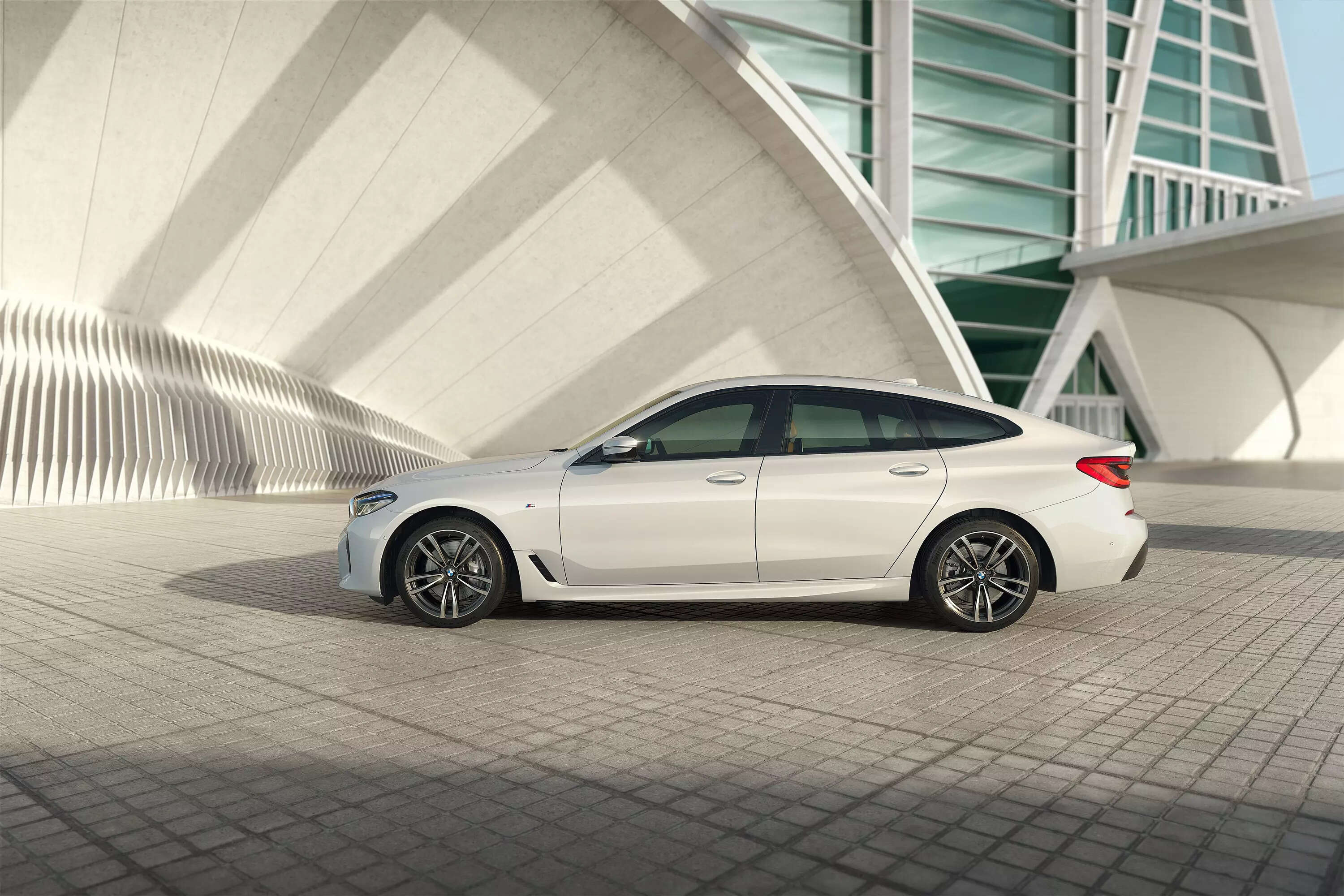 BMW 620d: Đánh Giá Chi Tiết Về Dòng Sedan Hạng Sang Của BMW 3 bmw 620d - Hình 3