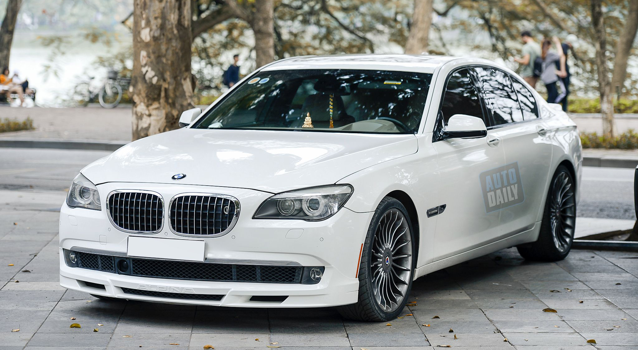 BMW 7 Alpina: Đỉnh Cao Xa Xỉ và Hiệu Năng Đến Từ Alpina 3 bmw 7 alpina - Hình 3