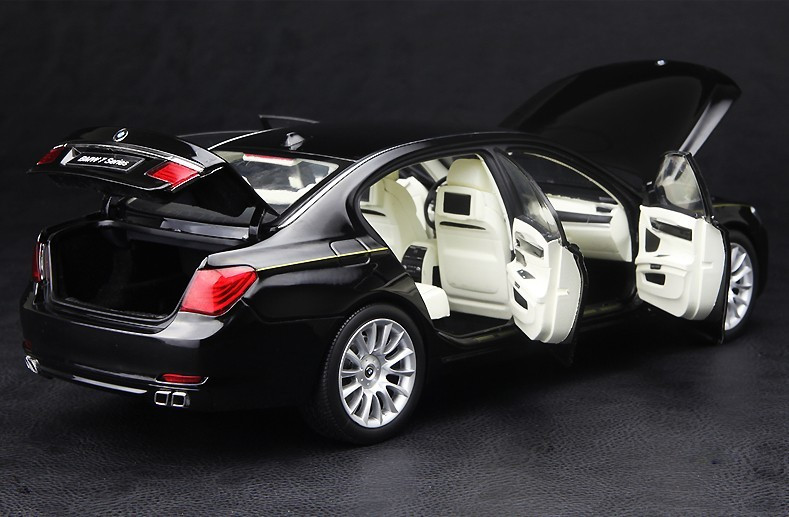 BMW 7 Series Kyosho: Tinh Hoa Thu Nhỏ Của Dòng Xe Sang Đức 3 bmw 7 series kyosho - Hình 3