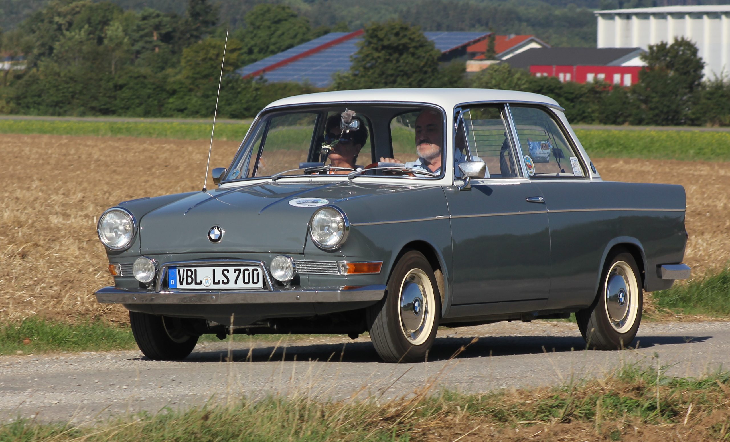 bmw 700 - Hình 4