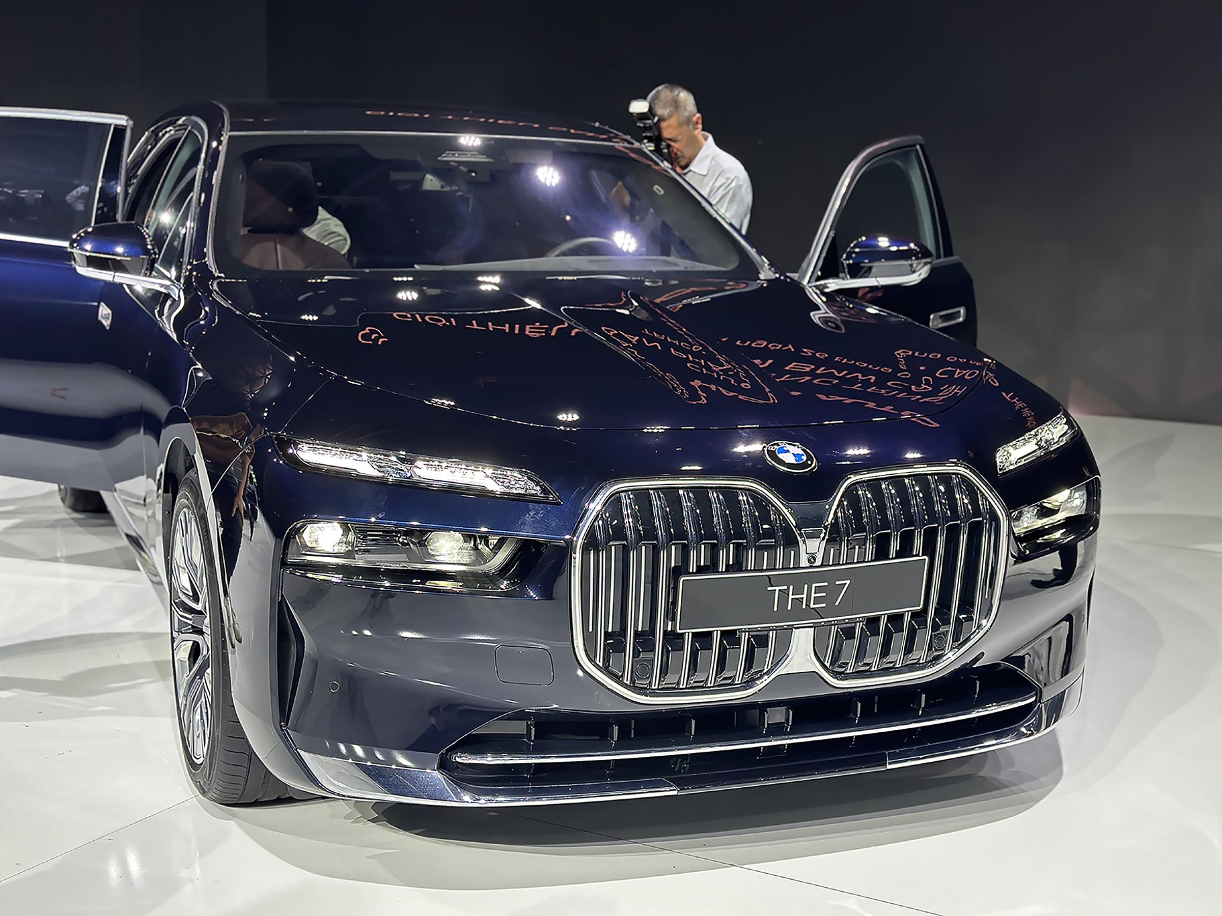 bmw 718i - Hình 2