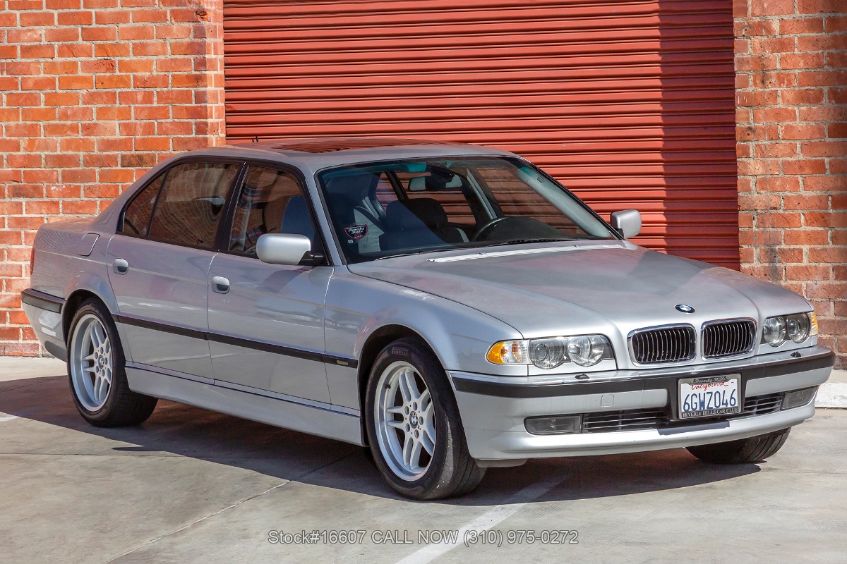 bmw 740il - Hình 2