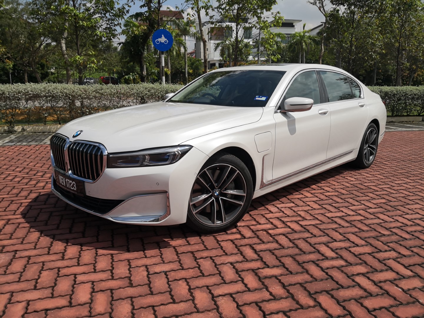 bmw 740le - Hình 3