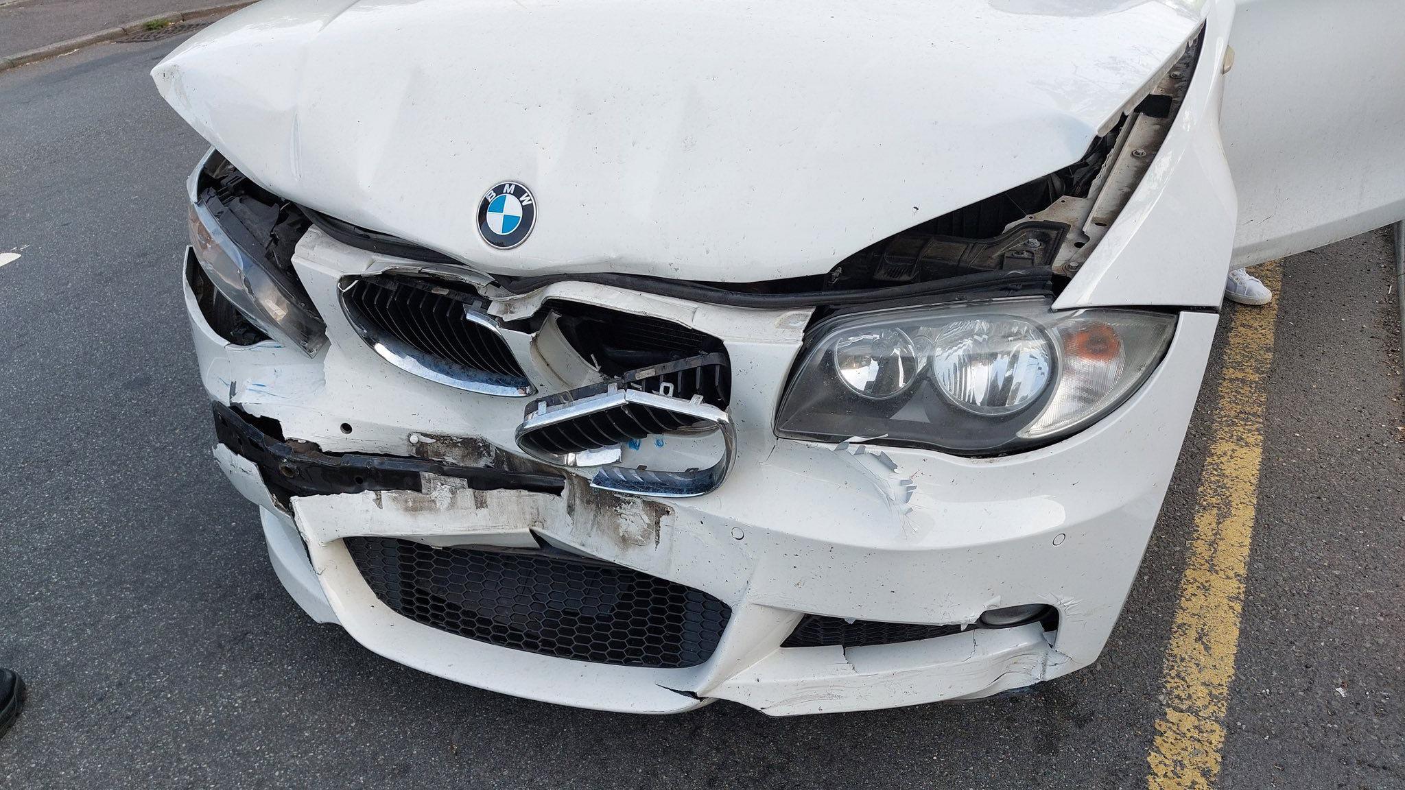 bmw accident - Hình 2
