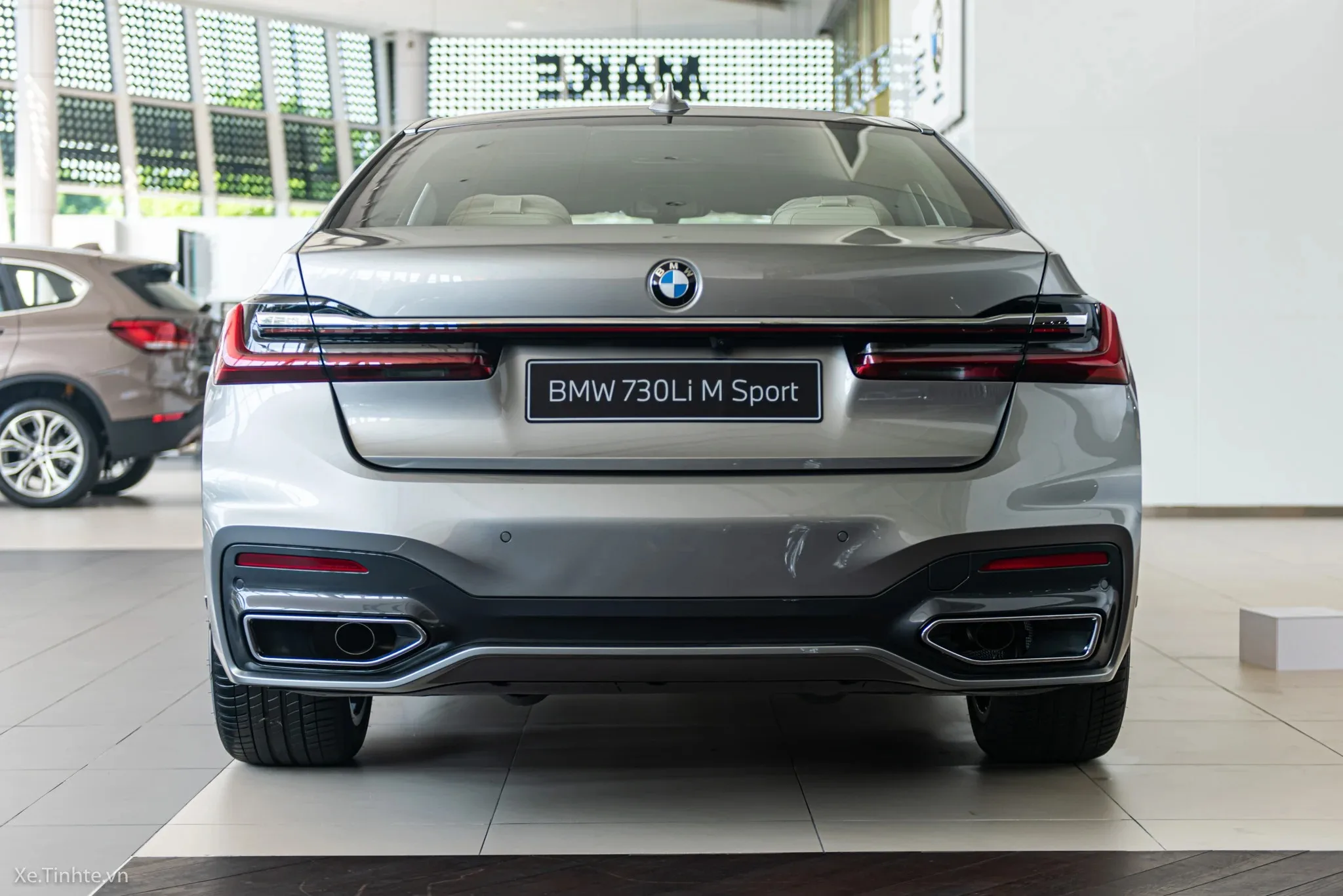 bmw back - Hình 3
