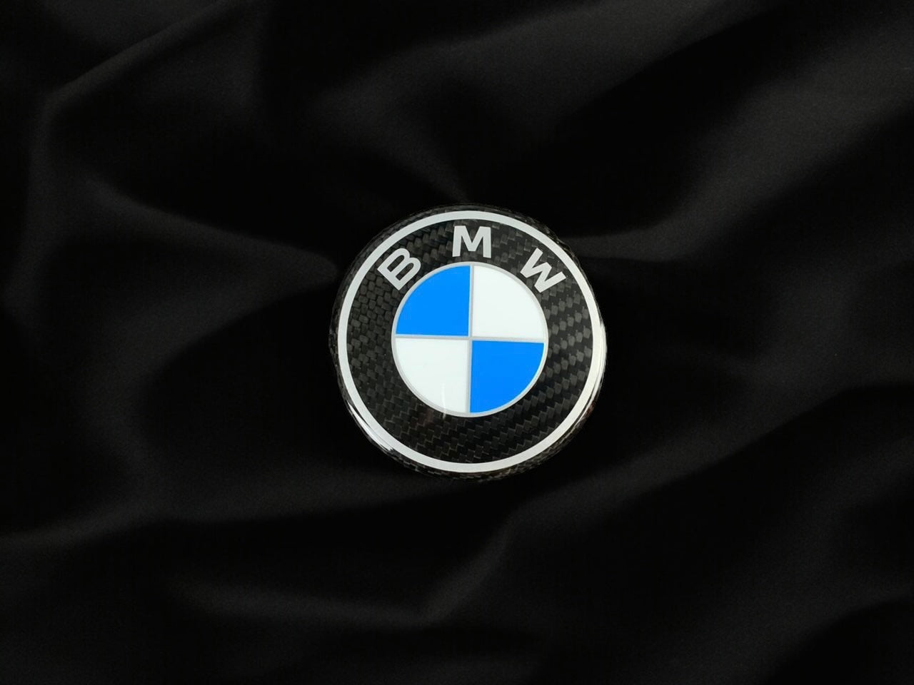 bmw badge - Hình 1