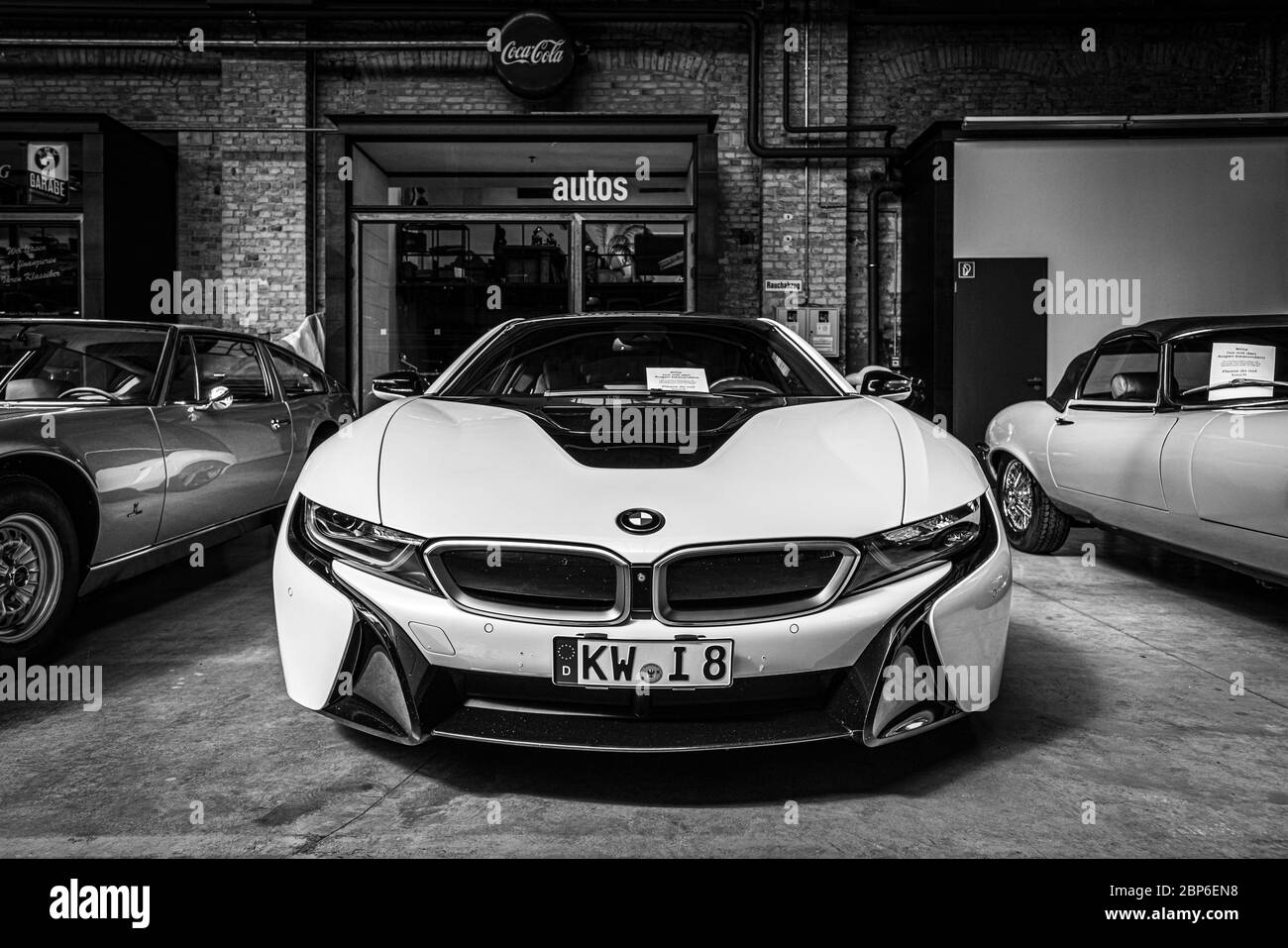 bmw black and white - Hình 2