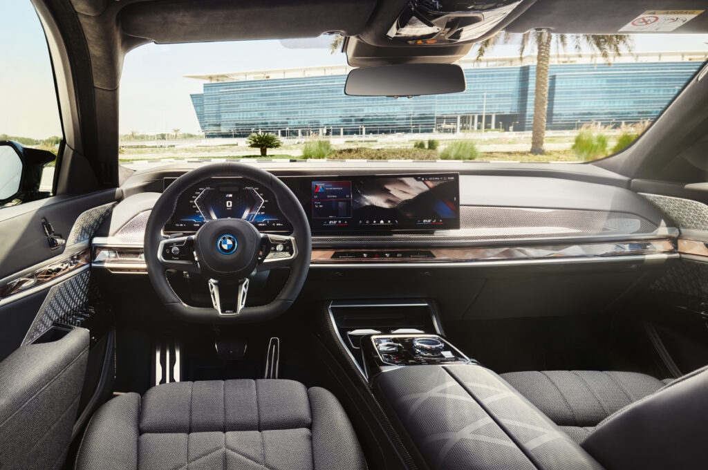 bmw i7 m70 5