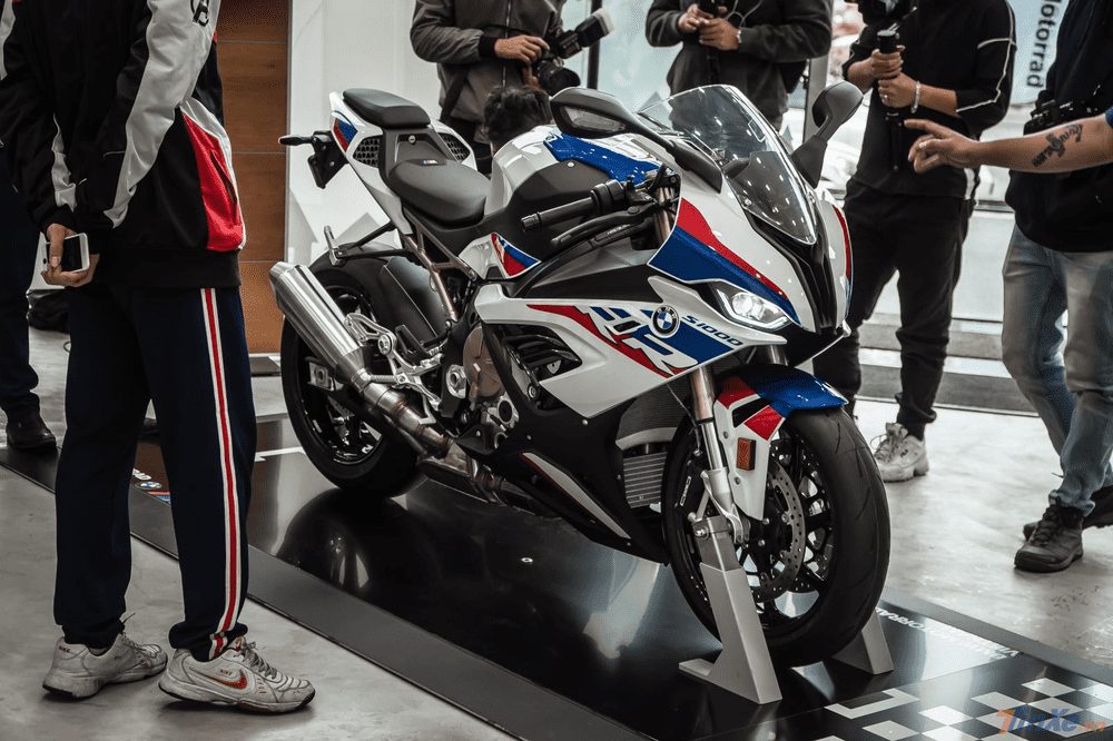 bmw motorcycle 5